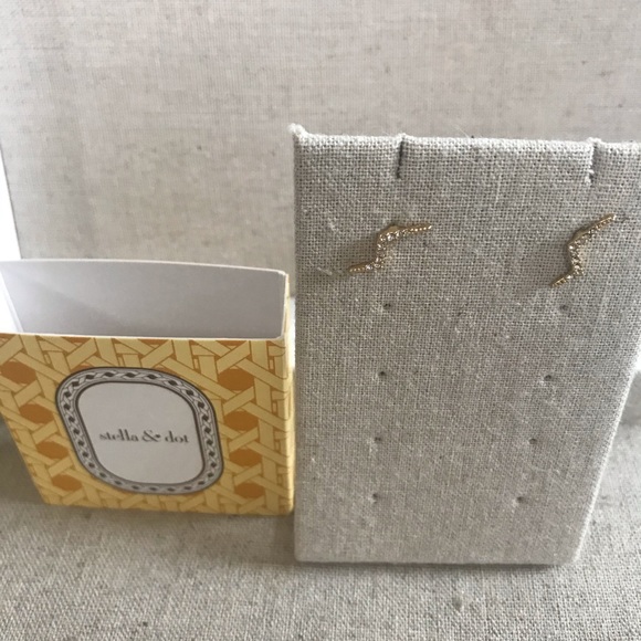 Stella & Dot lightening bolt crystal earrings new - Picture 2 of 6